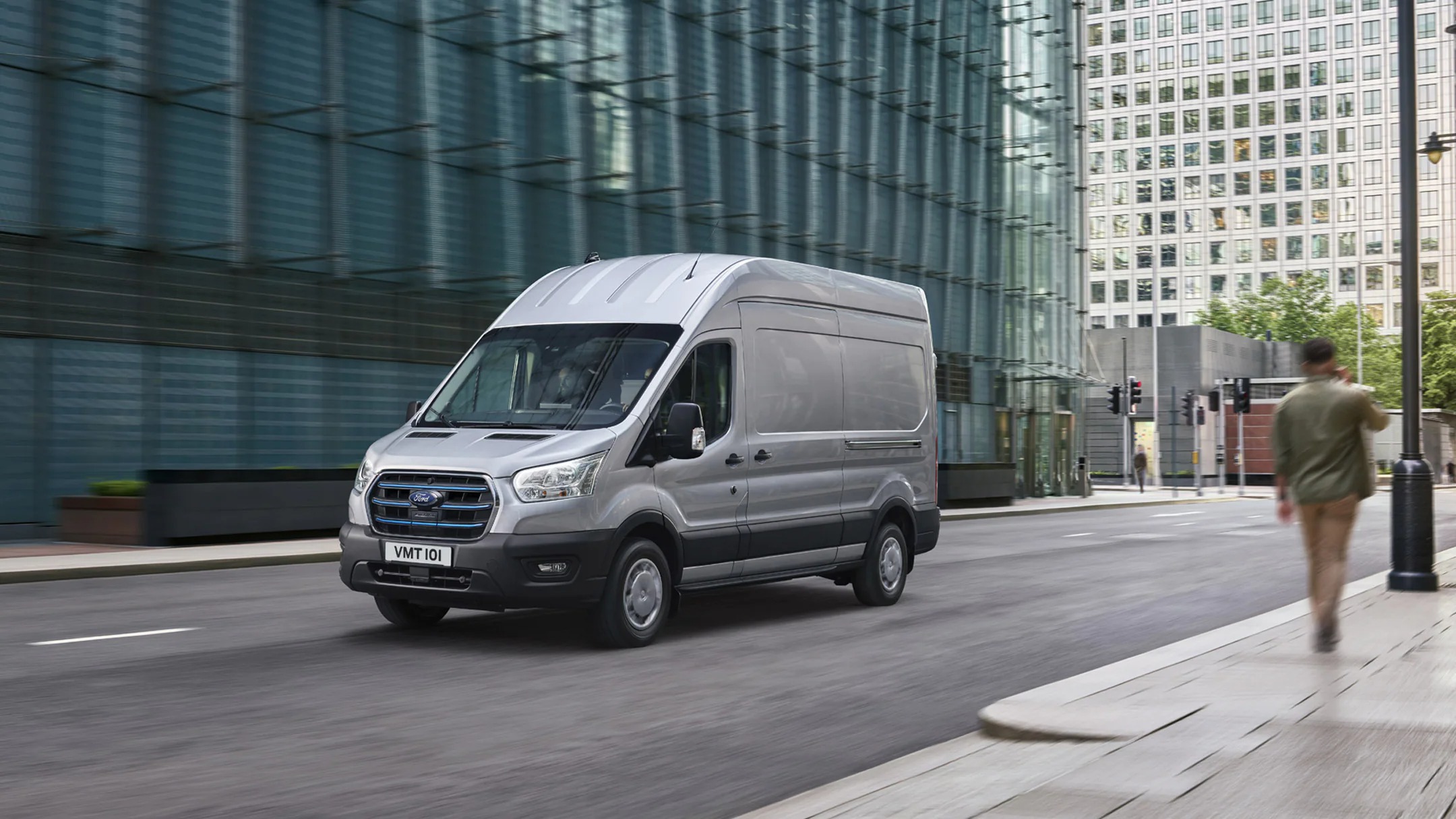 Ford E Transit In Movimento